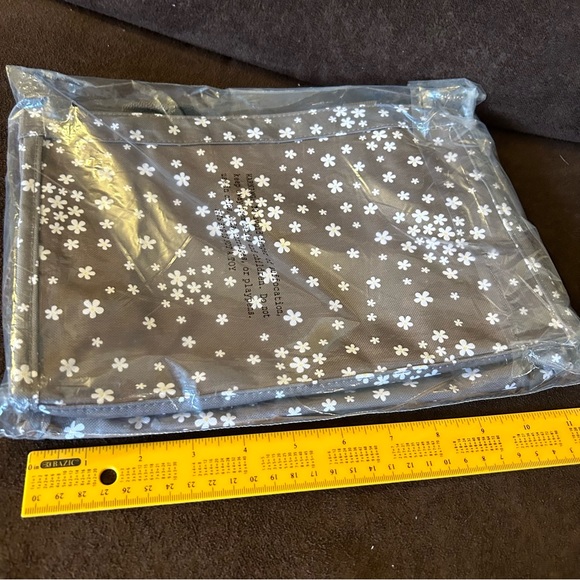 Thirty One NWT All in one organizer in awesome blossom print - Picture 6 of 7